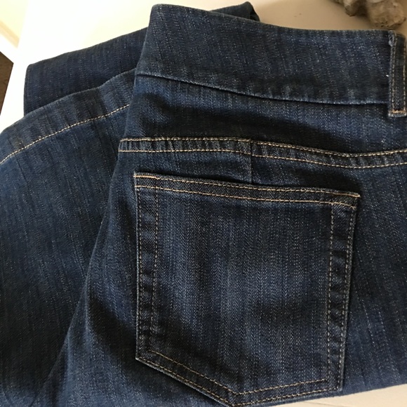 Tahari Leone Jeans size 8 flare leg - Picture 4 of 8